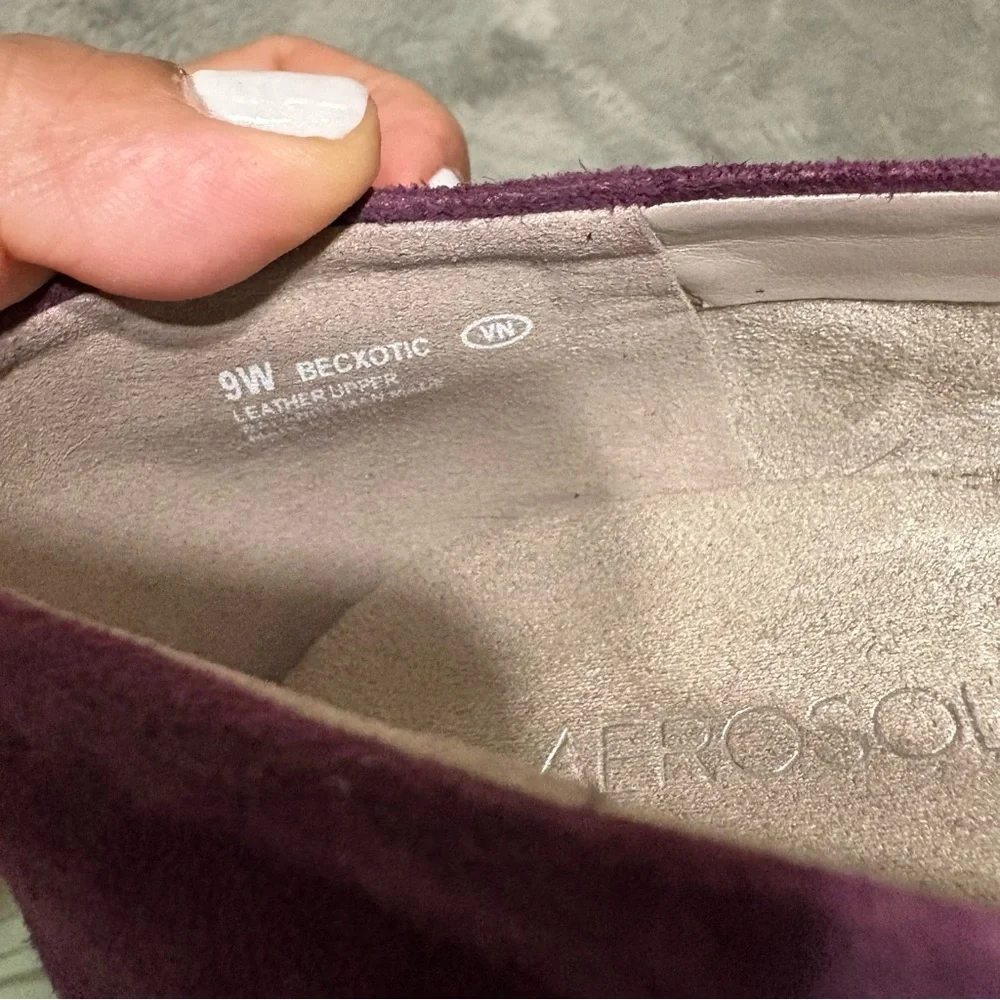 AEROSOLES Becxotic Purple Flats with Black Beaded Detail Sz.9W
